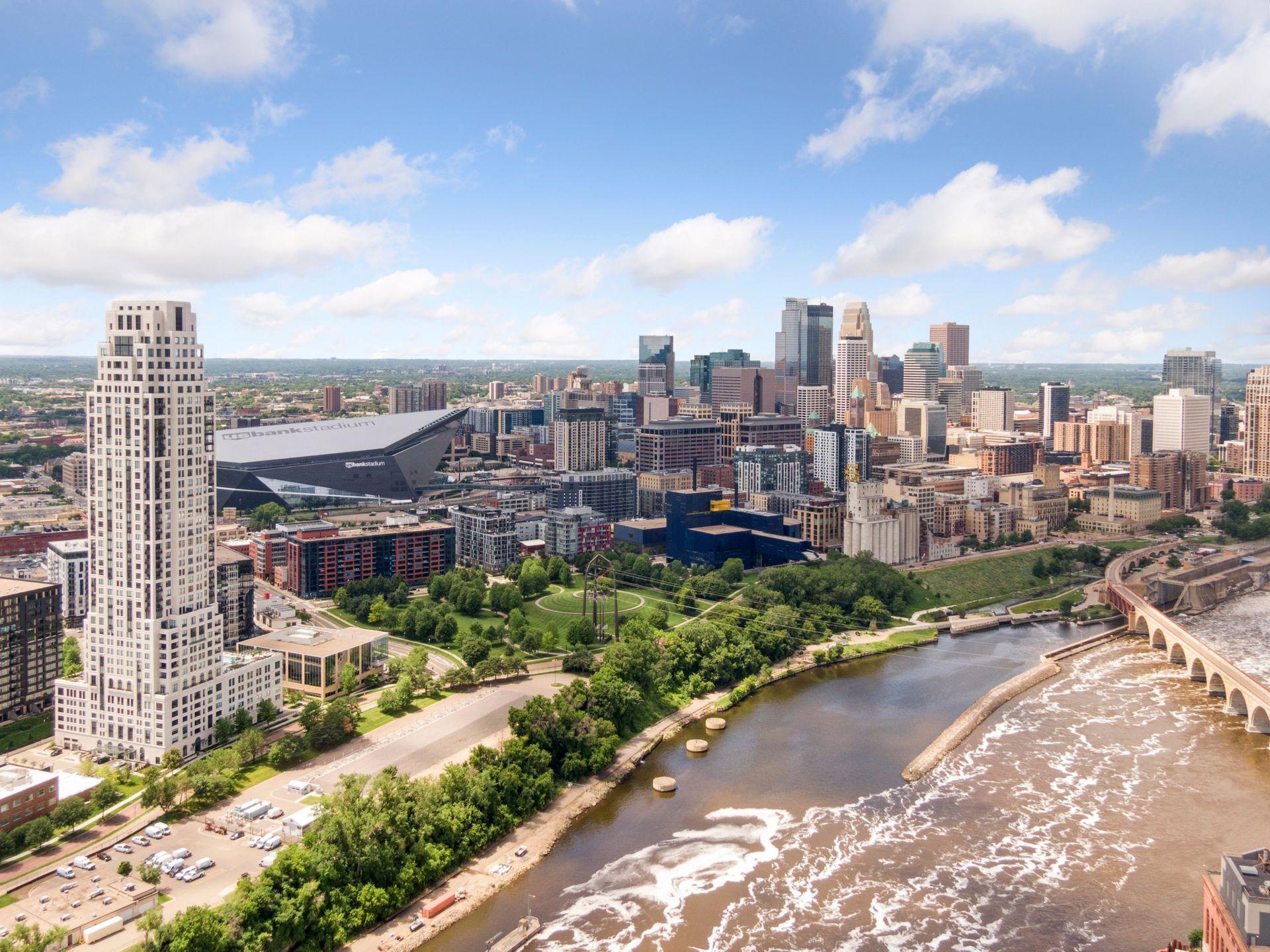 1111 W River Parkway, Minneapolis, MN