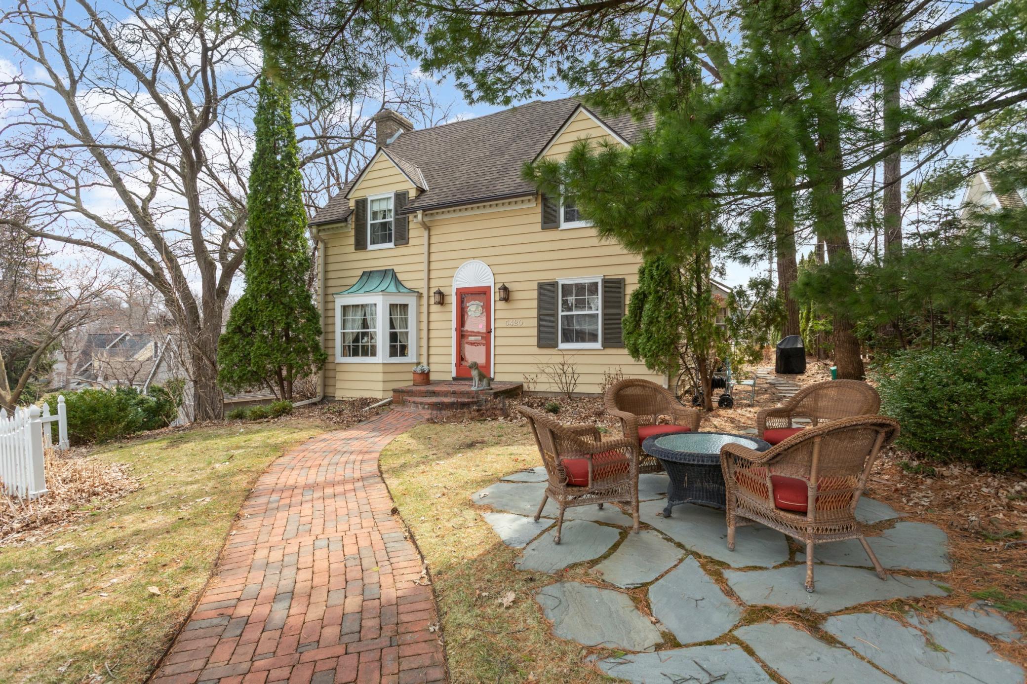 5420  Woodcrest Drive, Edina, MN