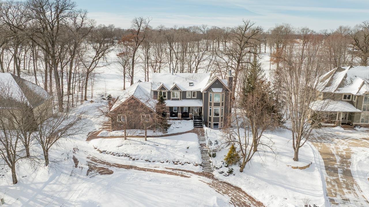 2890  Autumn Woods Drive, Chaska, MN