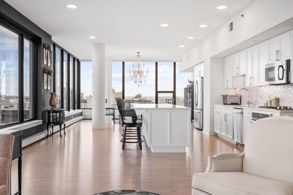 740  Portland Ave, Minneapolis, MN