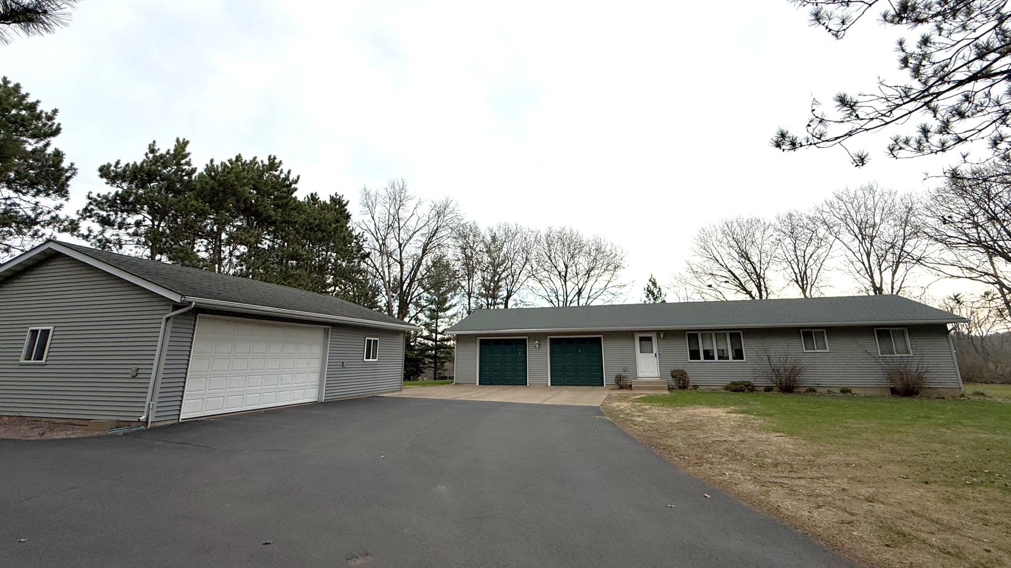 4437  Old Wells Road, Eau Claire, WI