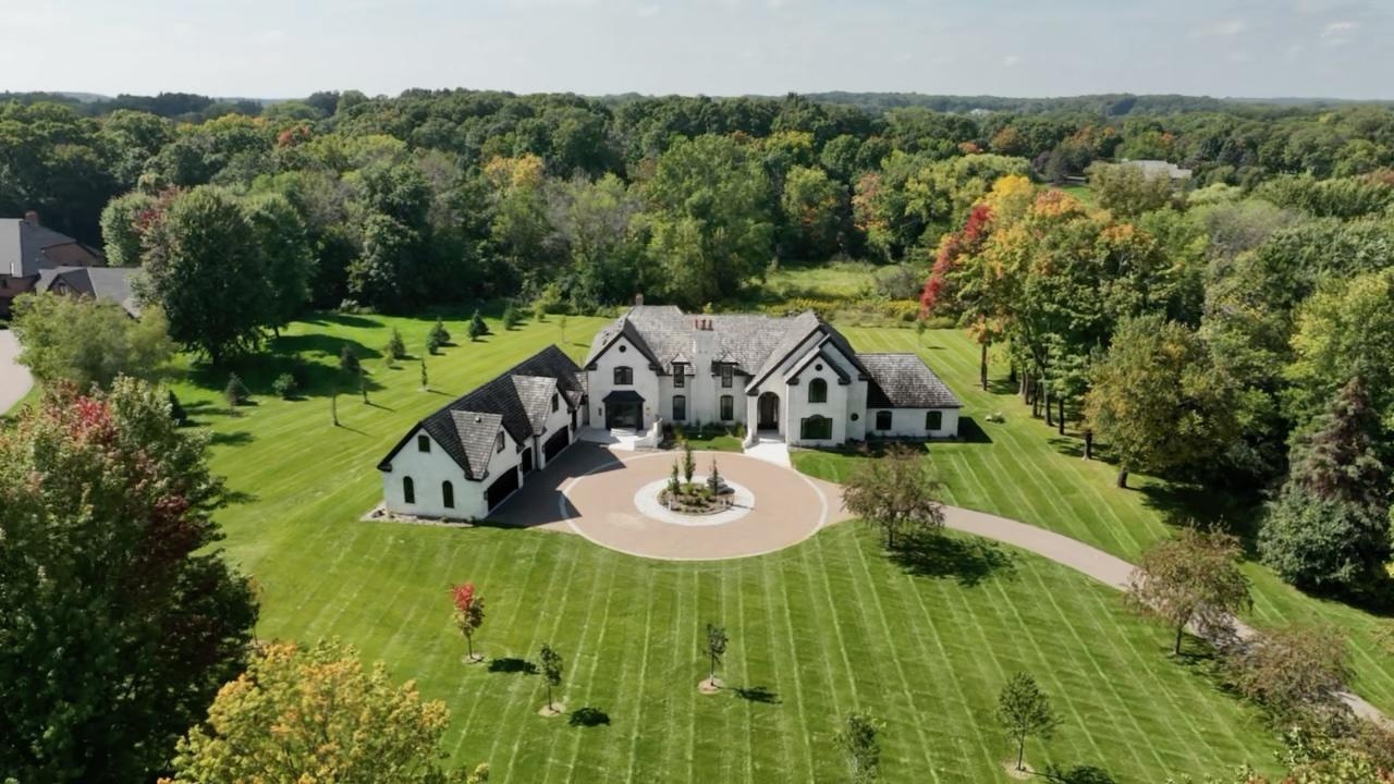 170  Spur Circle, Wayzata, MN