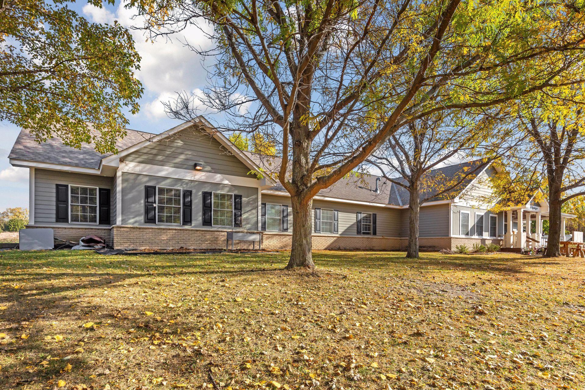 7600  Victoria Drive, Victoria, MN