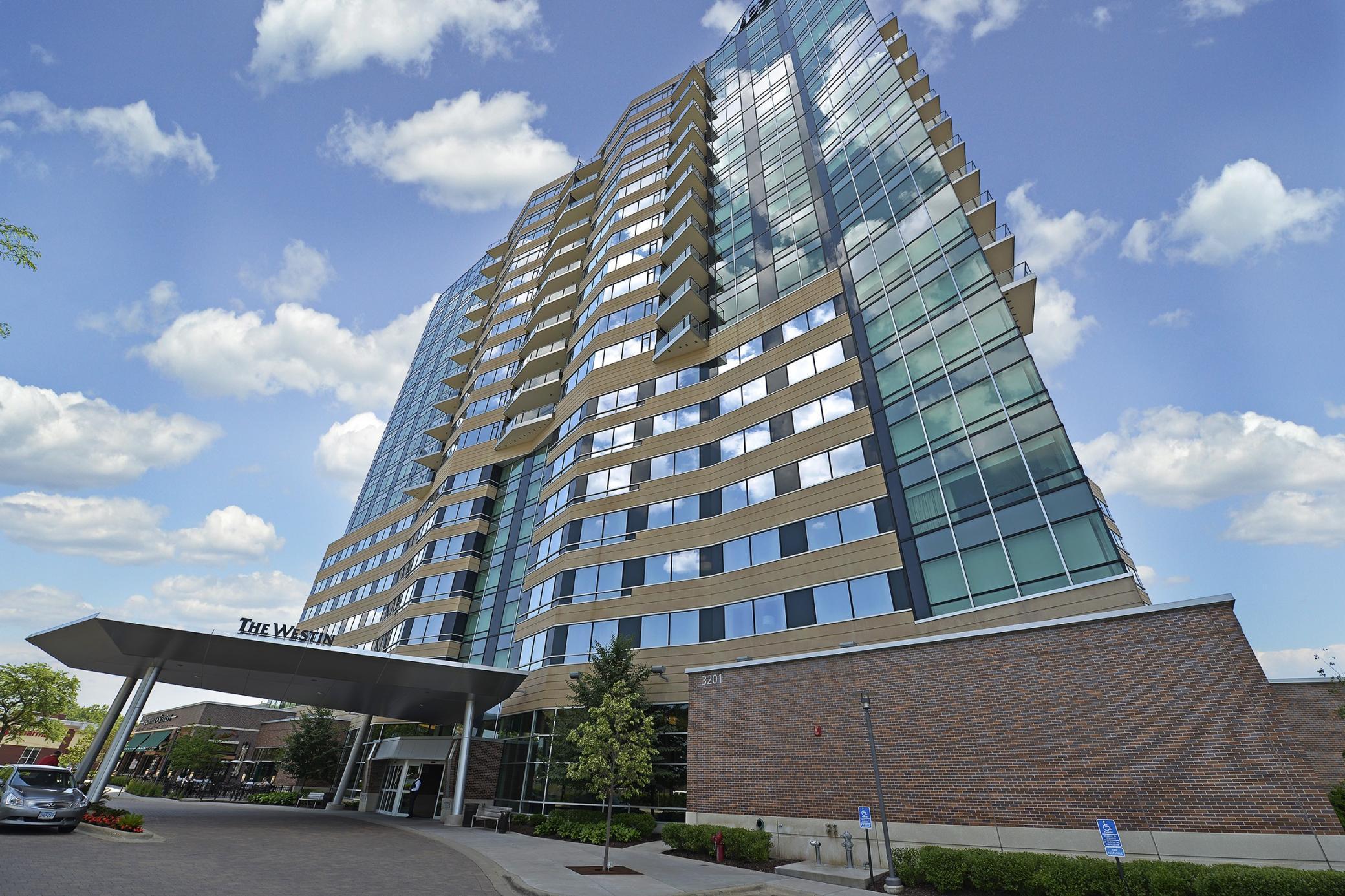 3209  Galleria, Edina, MN