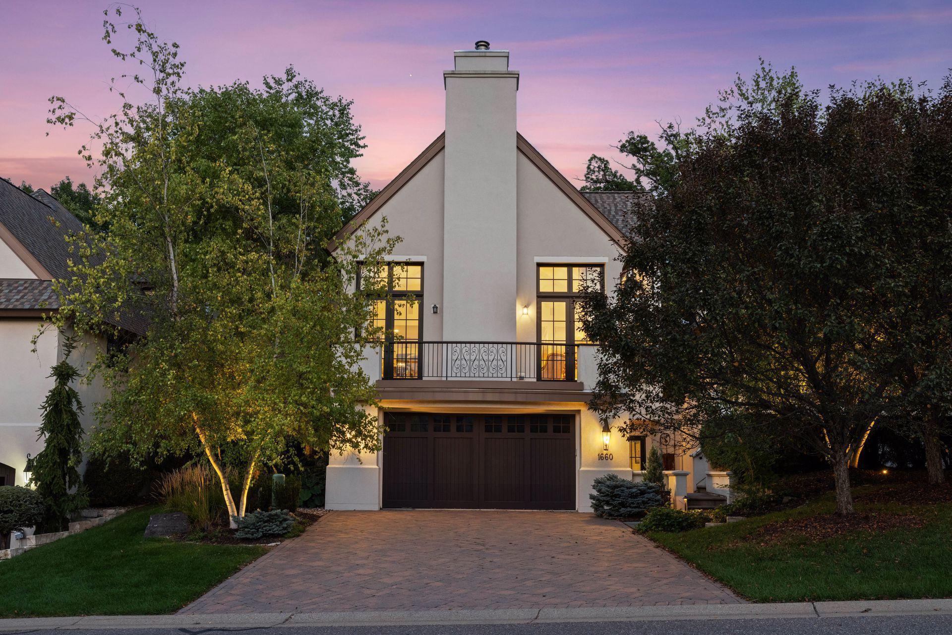 1660  Carriage Path, Golden Valley, MN