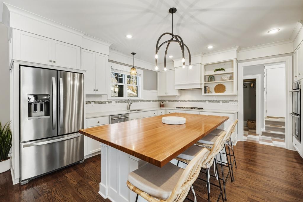 185 W Lake Street, Excelsior, MN