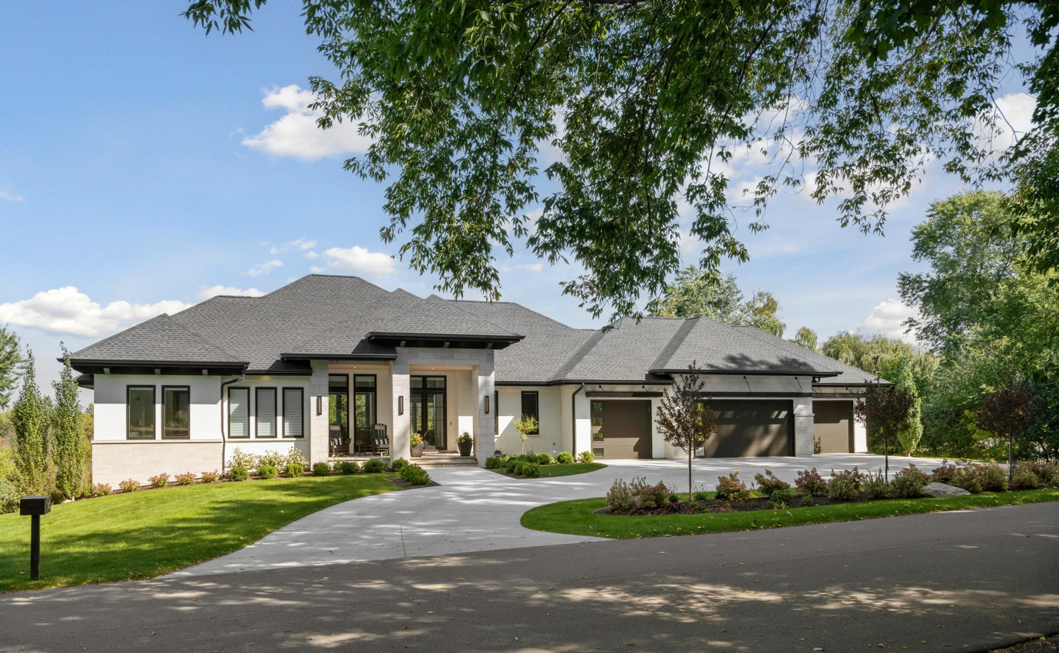 460  Indian Hill Road, Chanhassen, MN