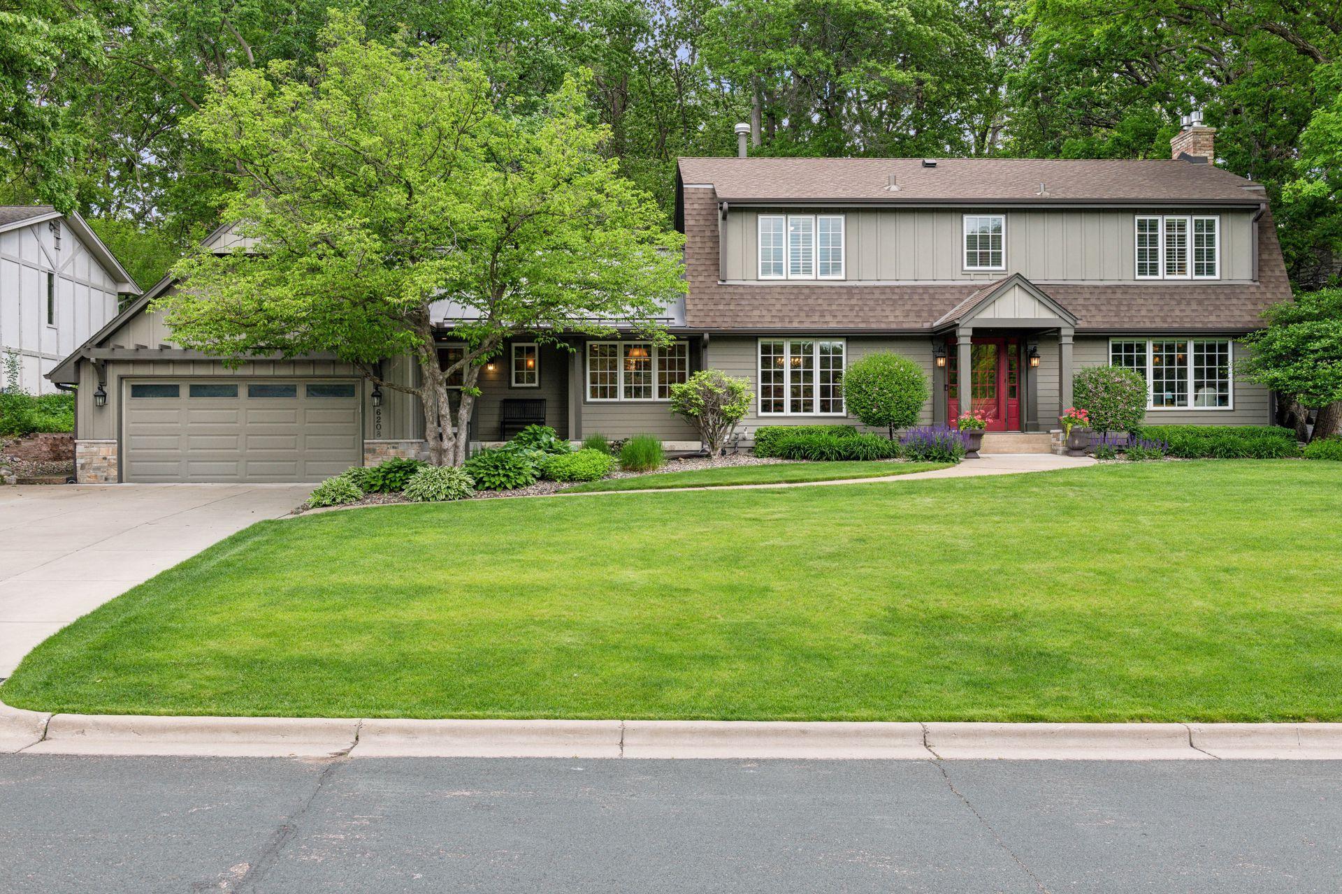 6208  Loch Moor Drive, Edina, MN