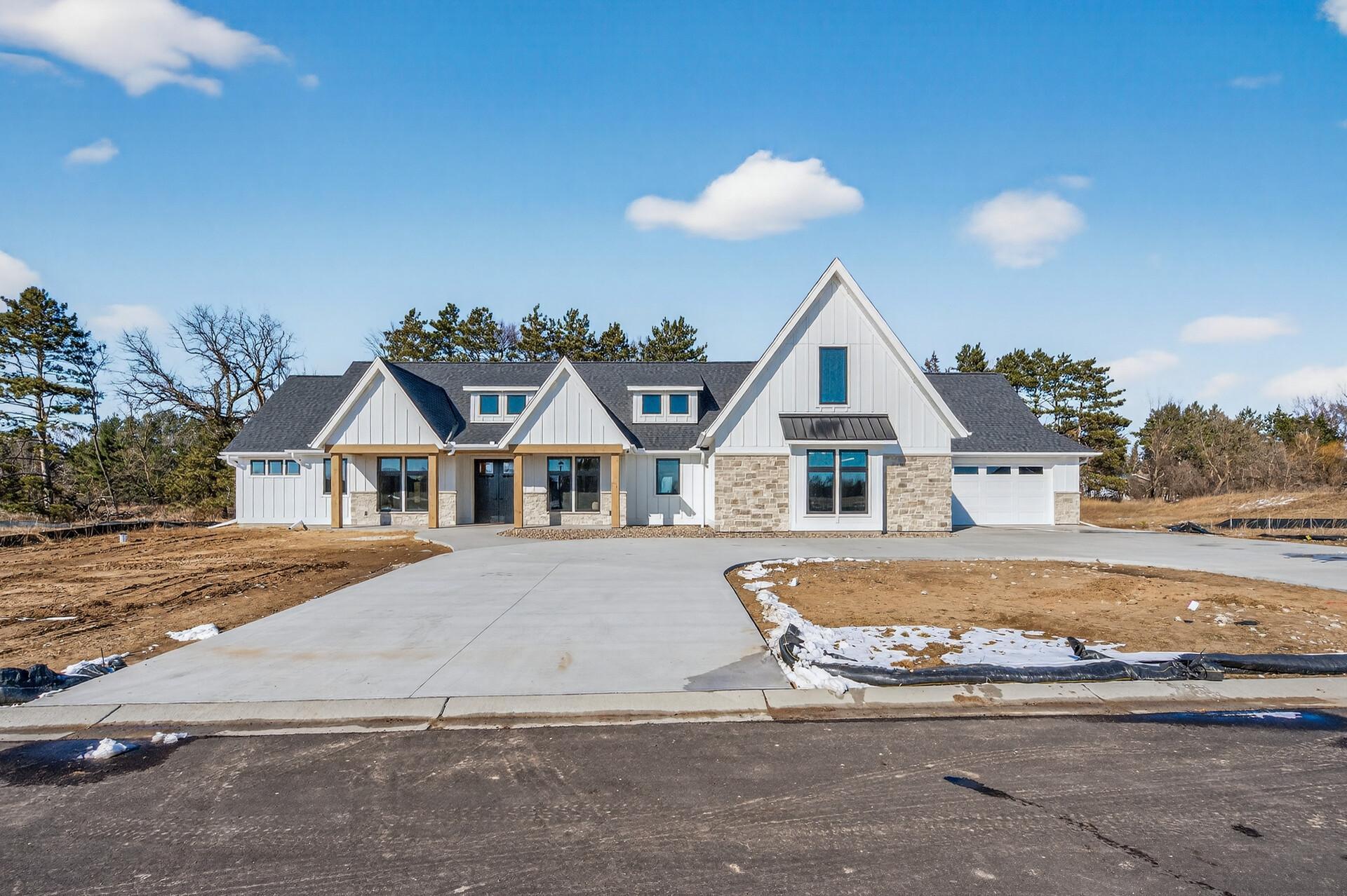 18071  Urbank Street NE, Ham Lake, MN