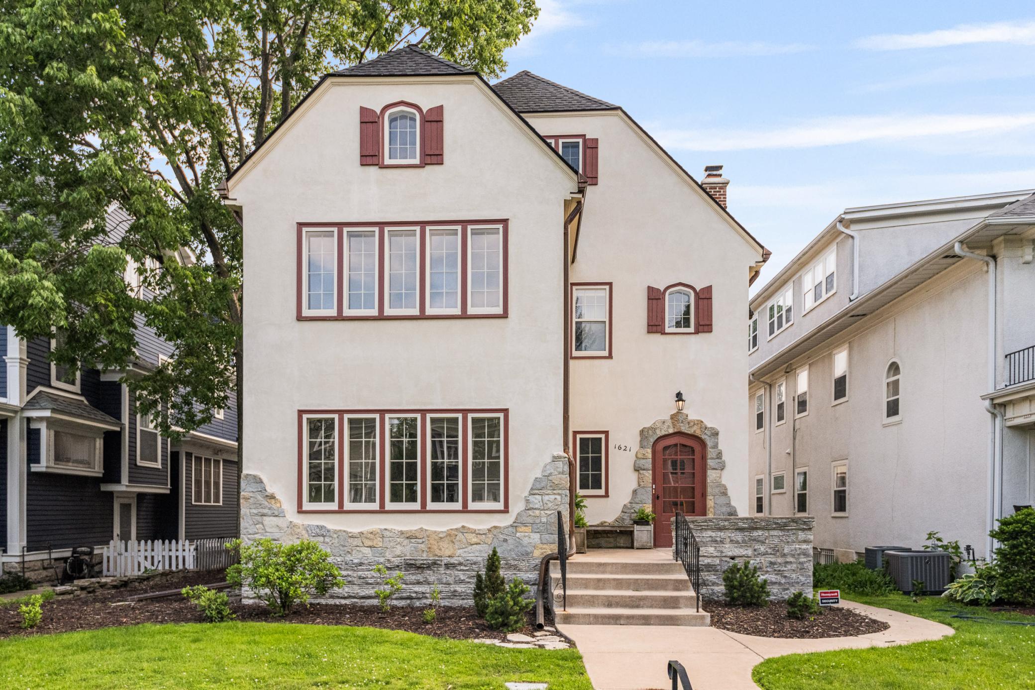 1621 W 25th Street, Minneapolis, MN