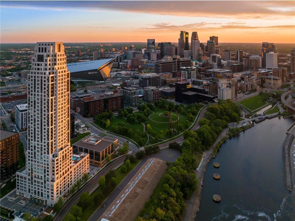 1111 W River Parkway, Minneapolis, MN