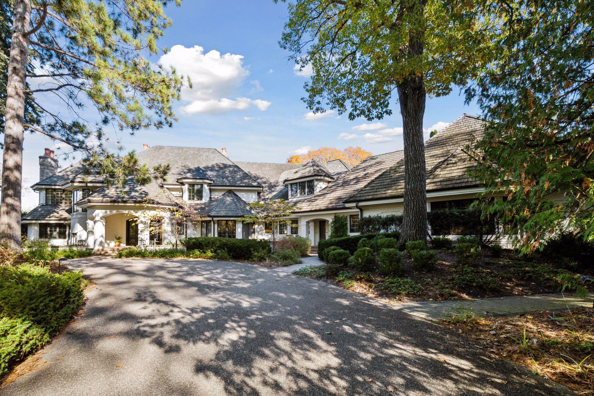 2505  Cedar Point Drive, Wayzata, MN