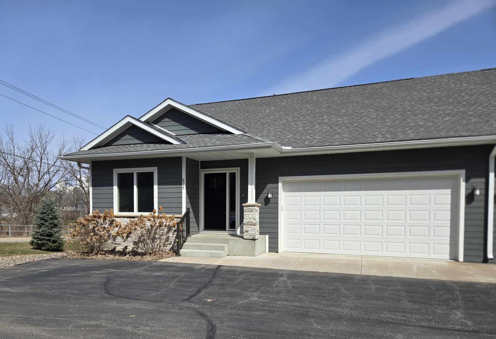 625  3rd Street N, Cannon Falls, MN
