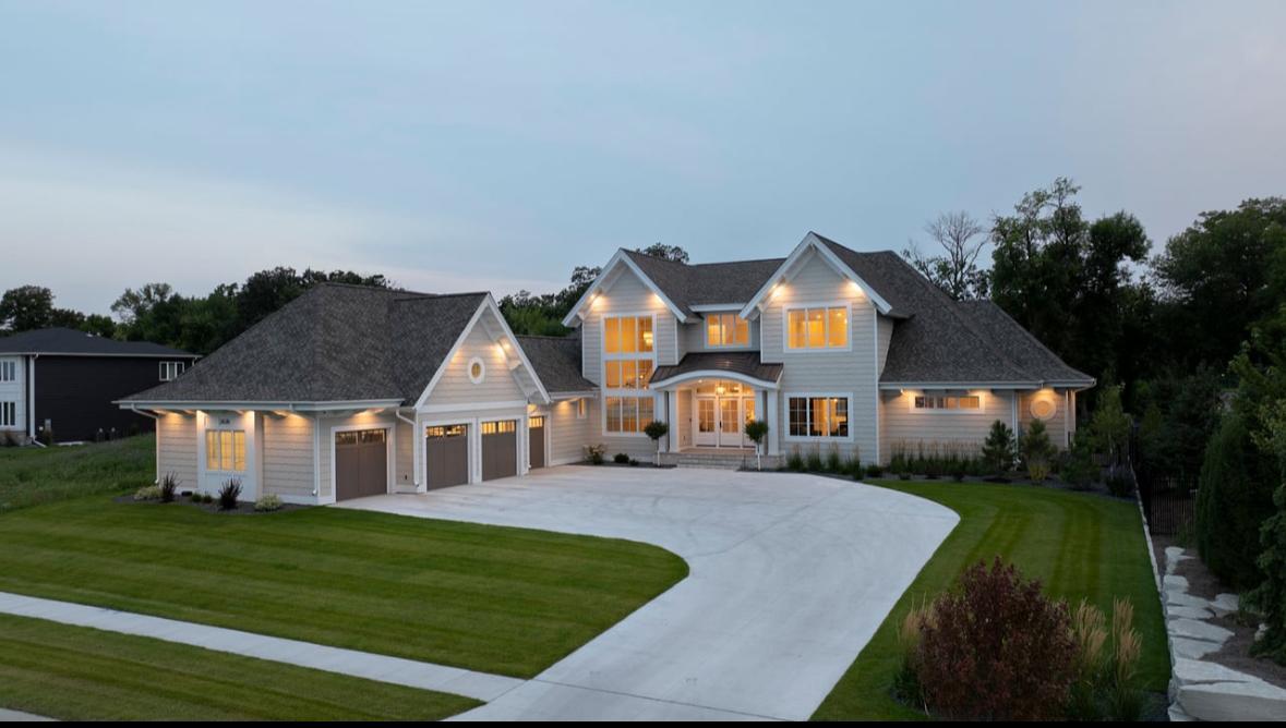 2626  Rivers Bend Drive E, West Fargo, ND