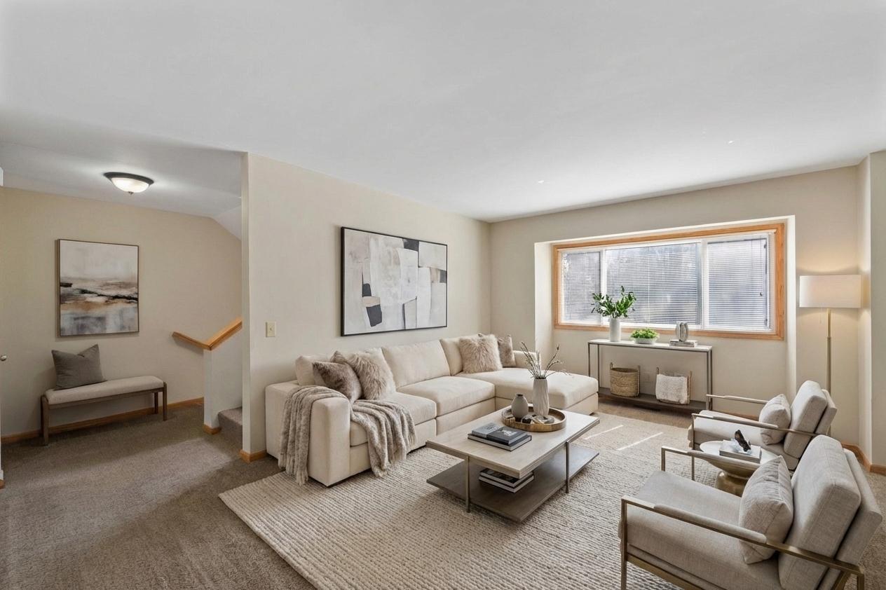 304  Pondridge Circle, Wayzata, MN