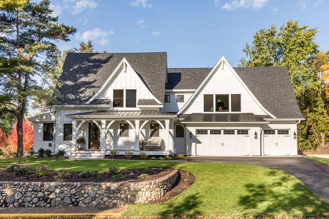 105  Walker Avenue N, Wayzata, MN