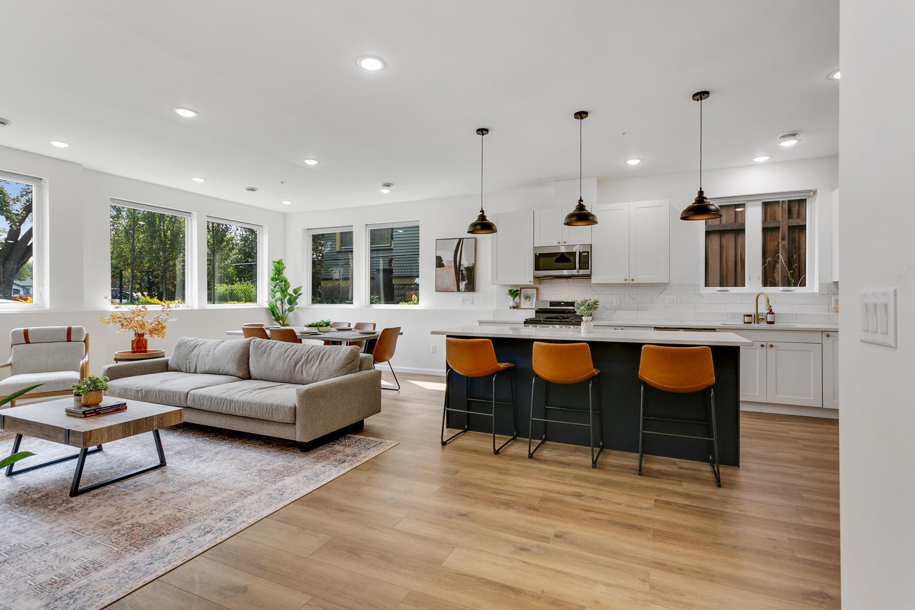 3310  Lyndale Avenue S, Minneapolis, MN