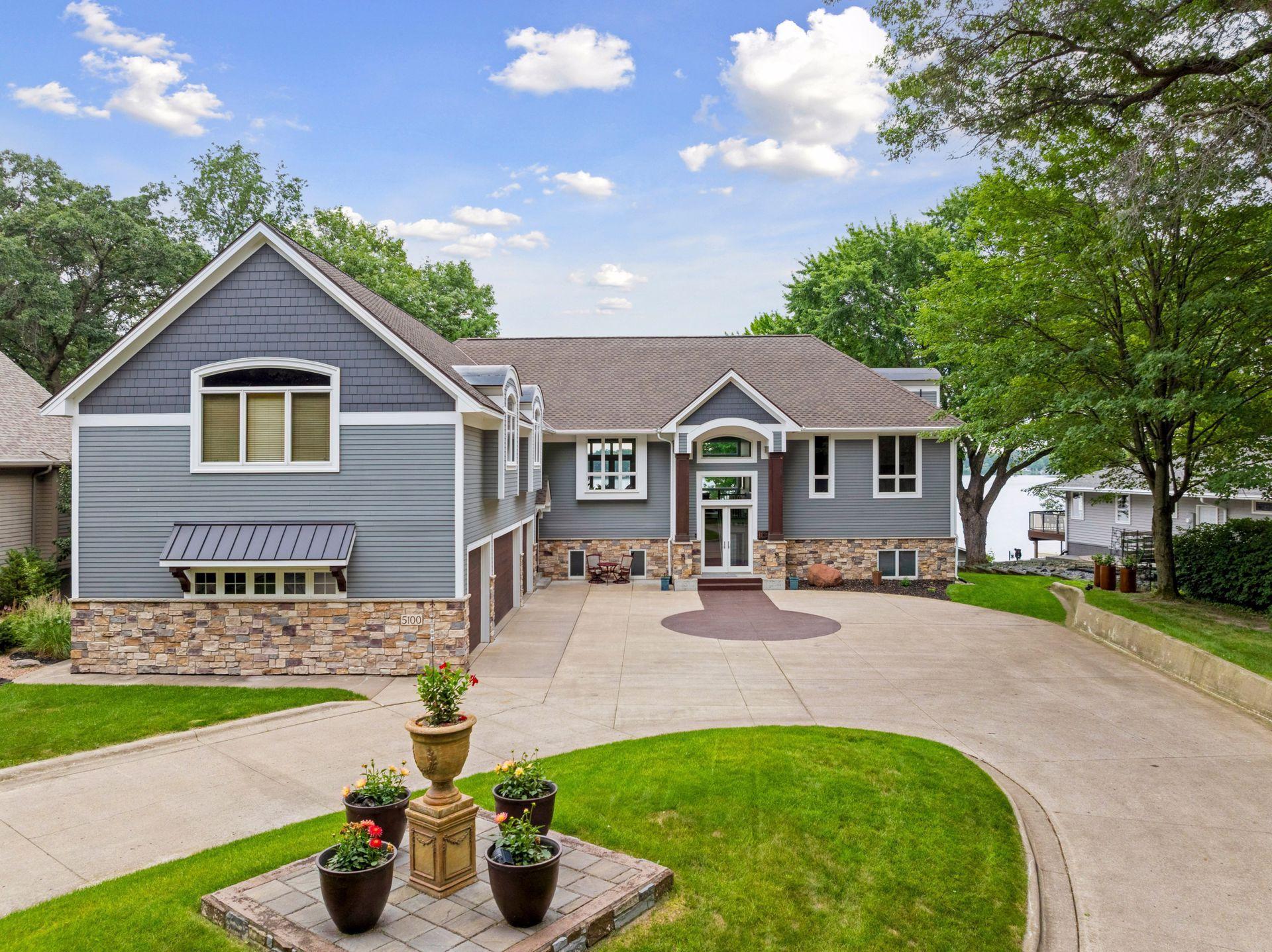 5100  Lexington Avenue N, Shoreview, MN