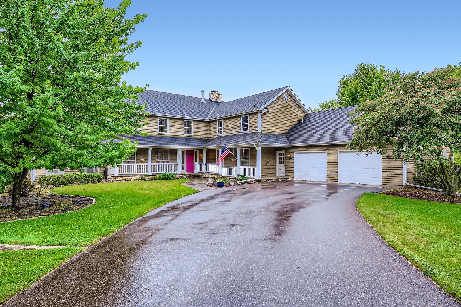 2350  Longview Circle, Long Lake, MN