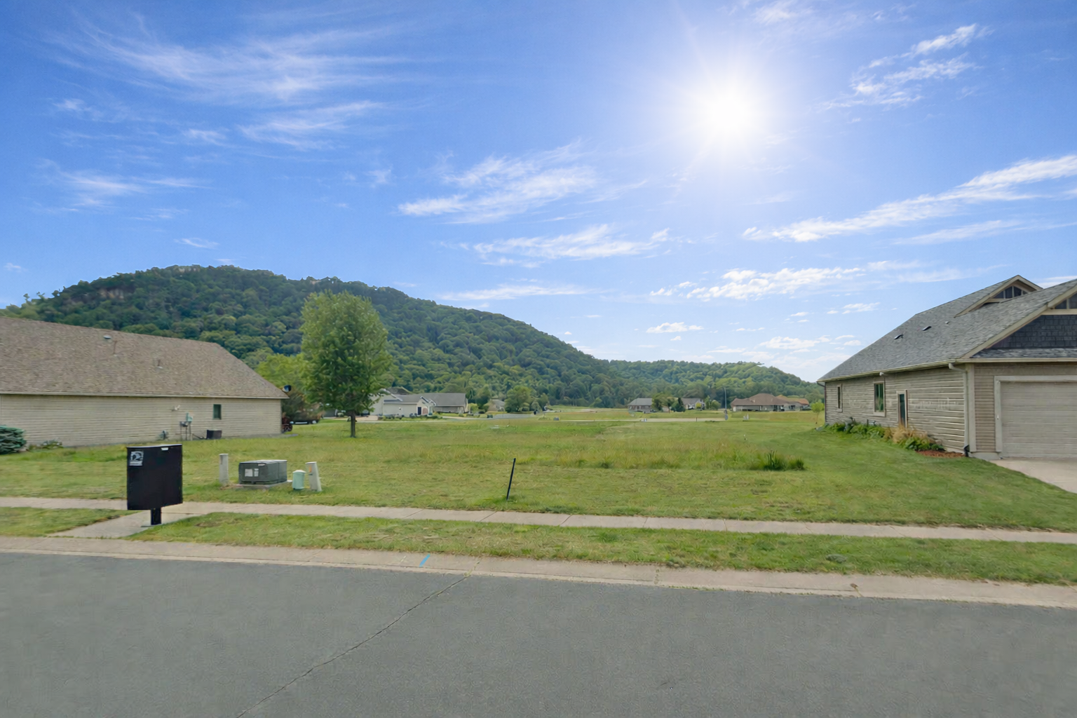 525  Coral Drive, Lake City, MN