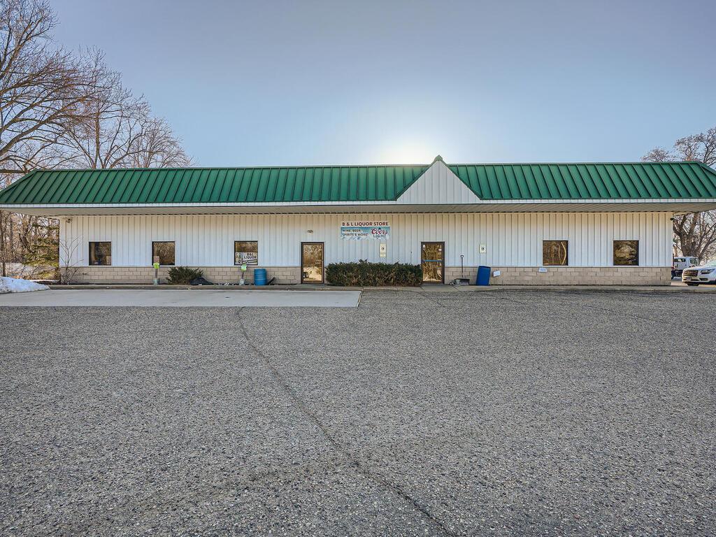 1369  Main Street, Saint Joseph Twp, WI