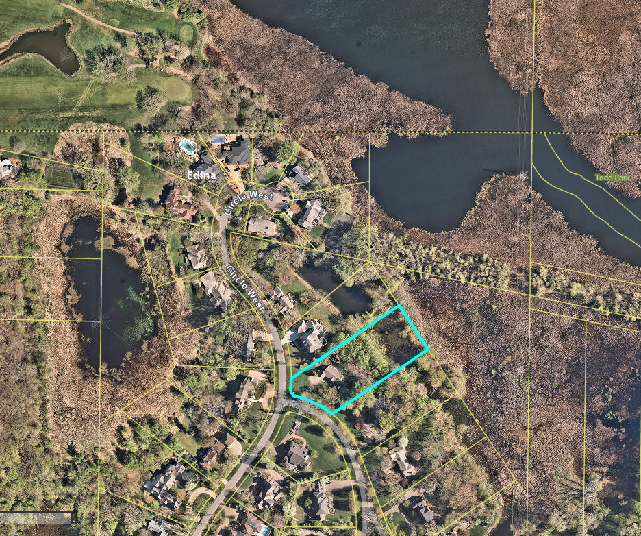 10  Circle  E, Edina, MN