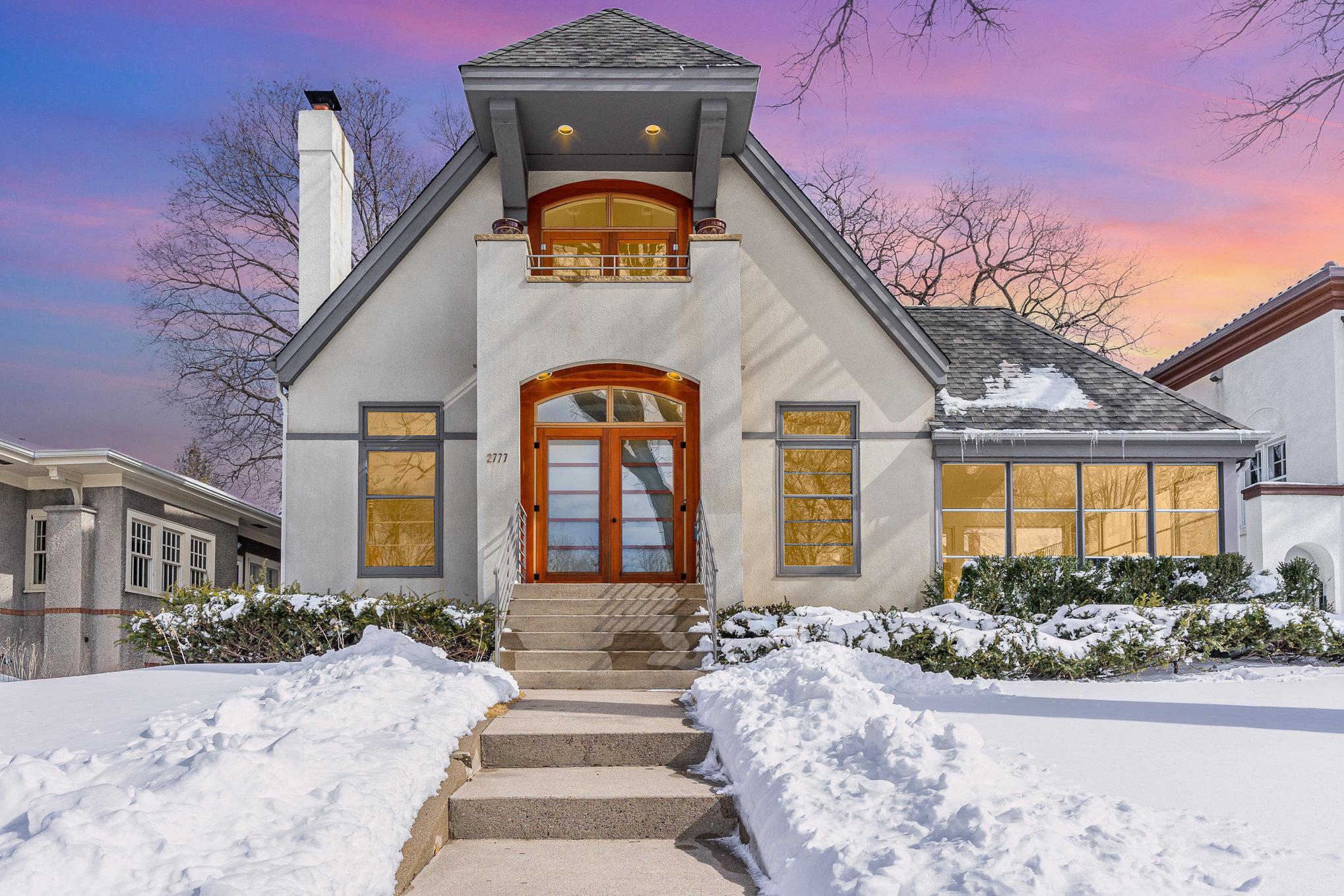 2777  Dean Parkway, Minneapolis, MN