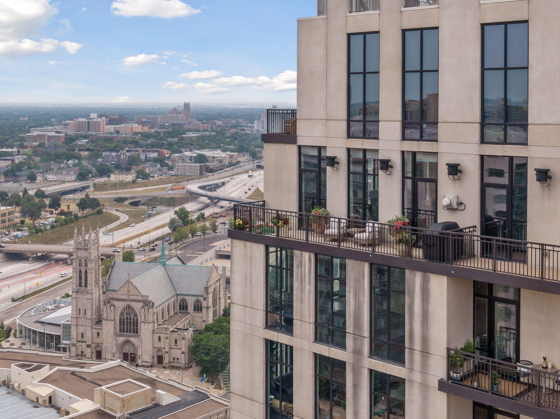 201 S 11th Street, Minneapolis, MN