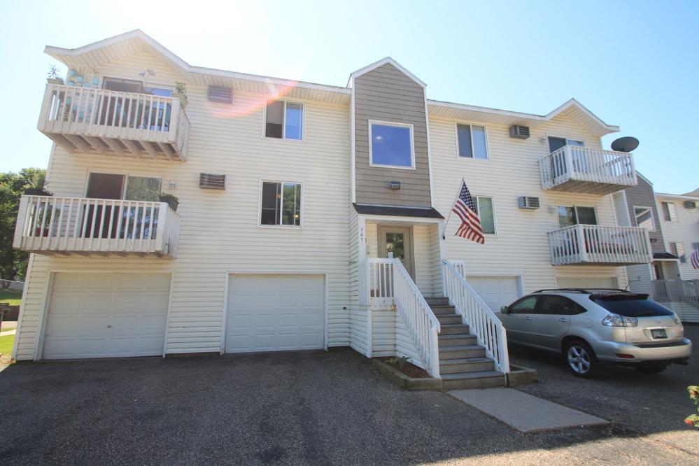 949  Wescott Trail, Eagan, MN