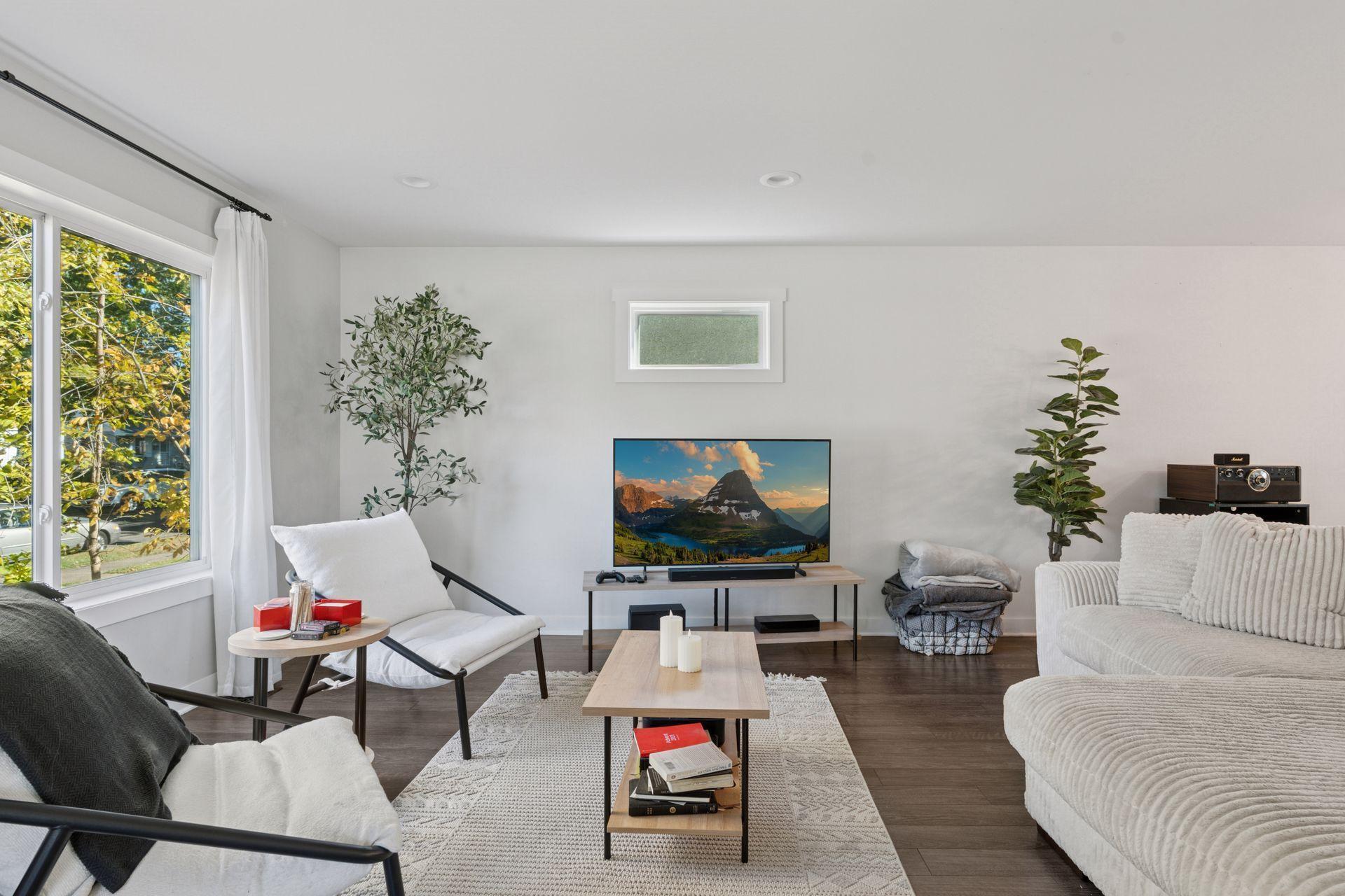 2084  Reaney Avenue E, Saint Paul, MN