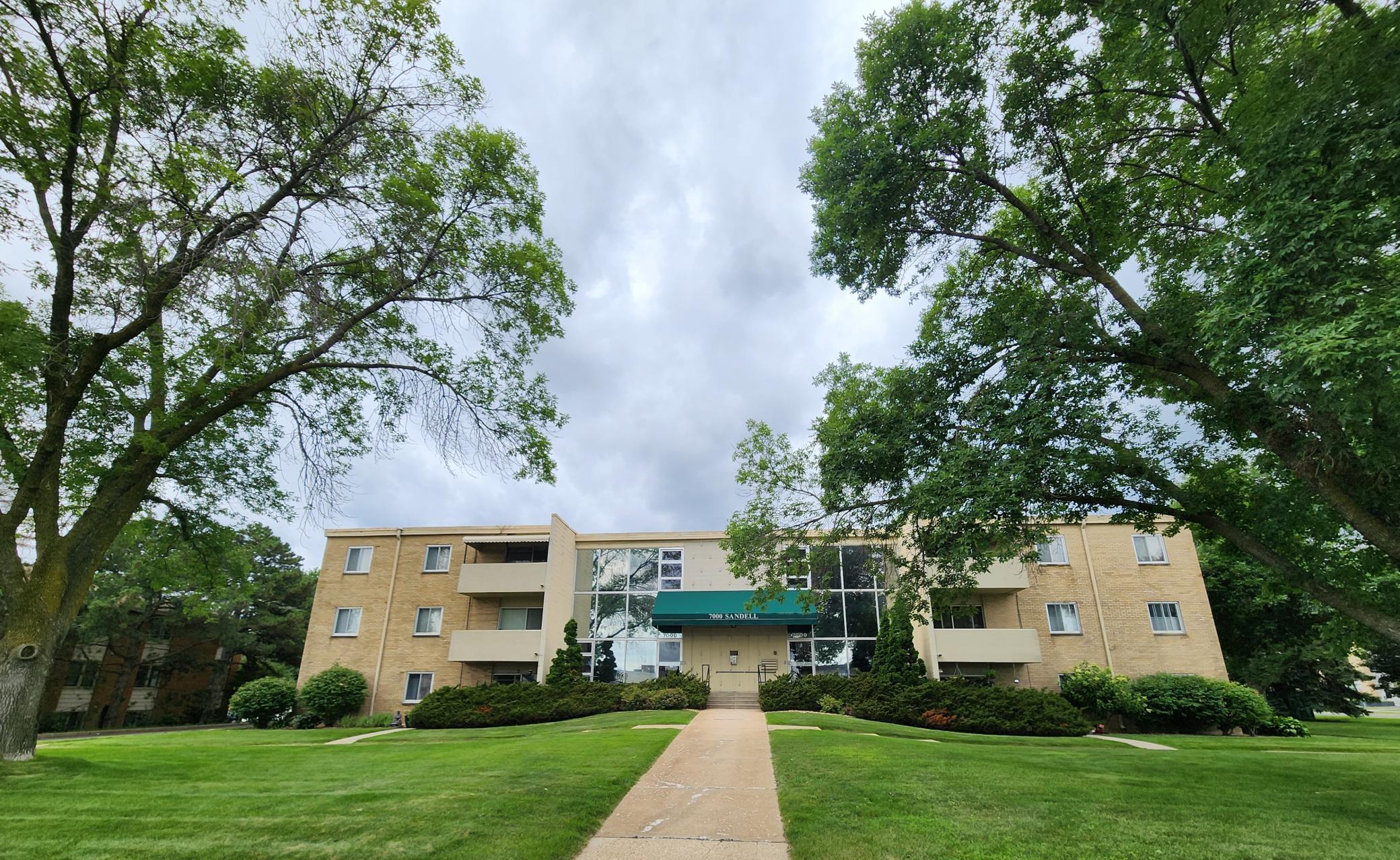 7000  Sandell Avenue, Edina, MN