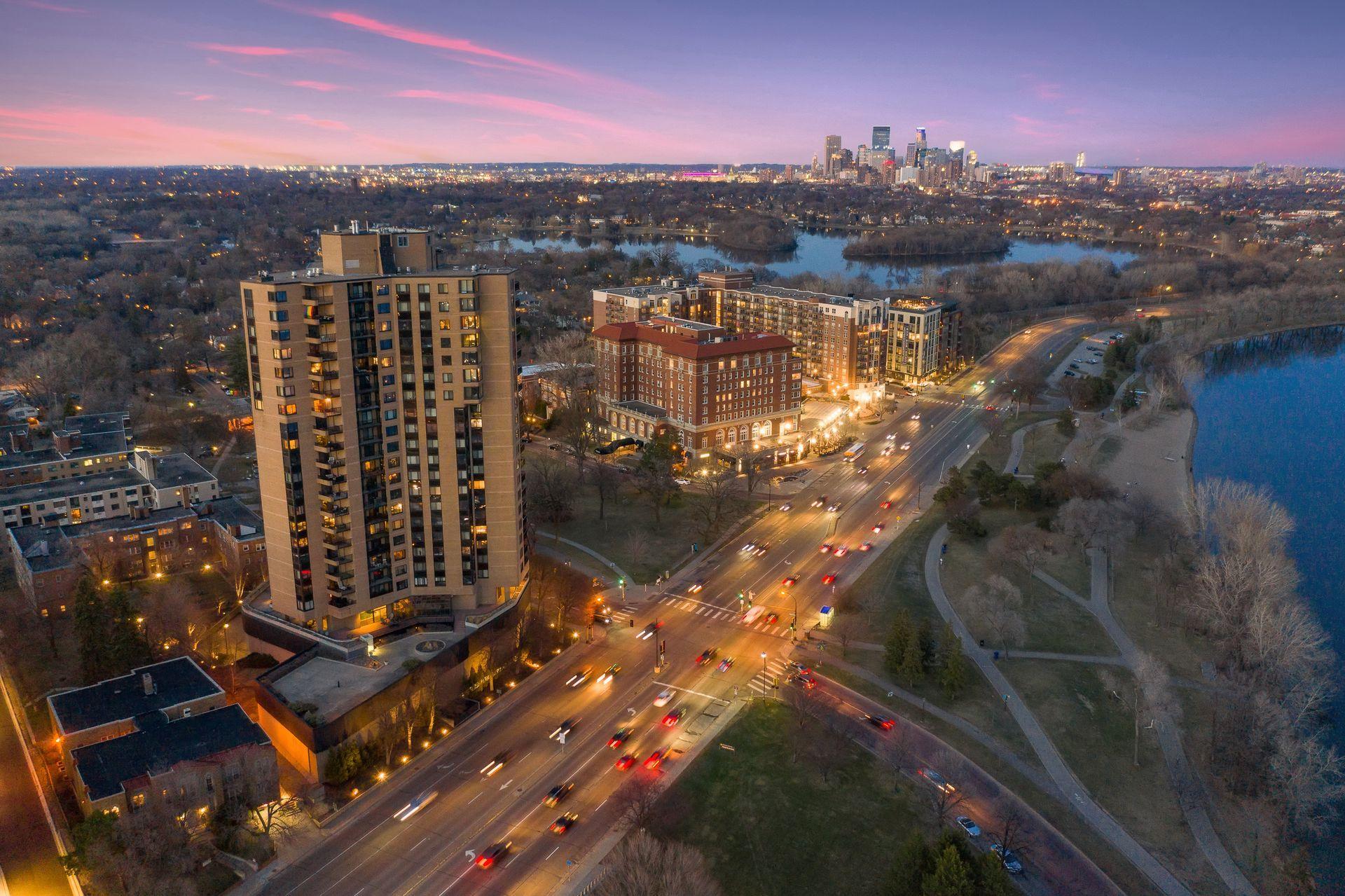 2950  Dean Parkway, Minneapolis, MN