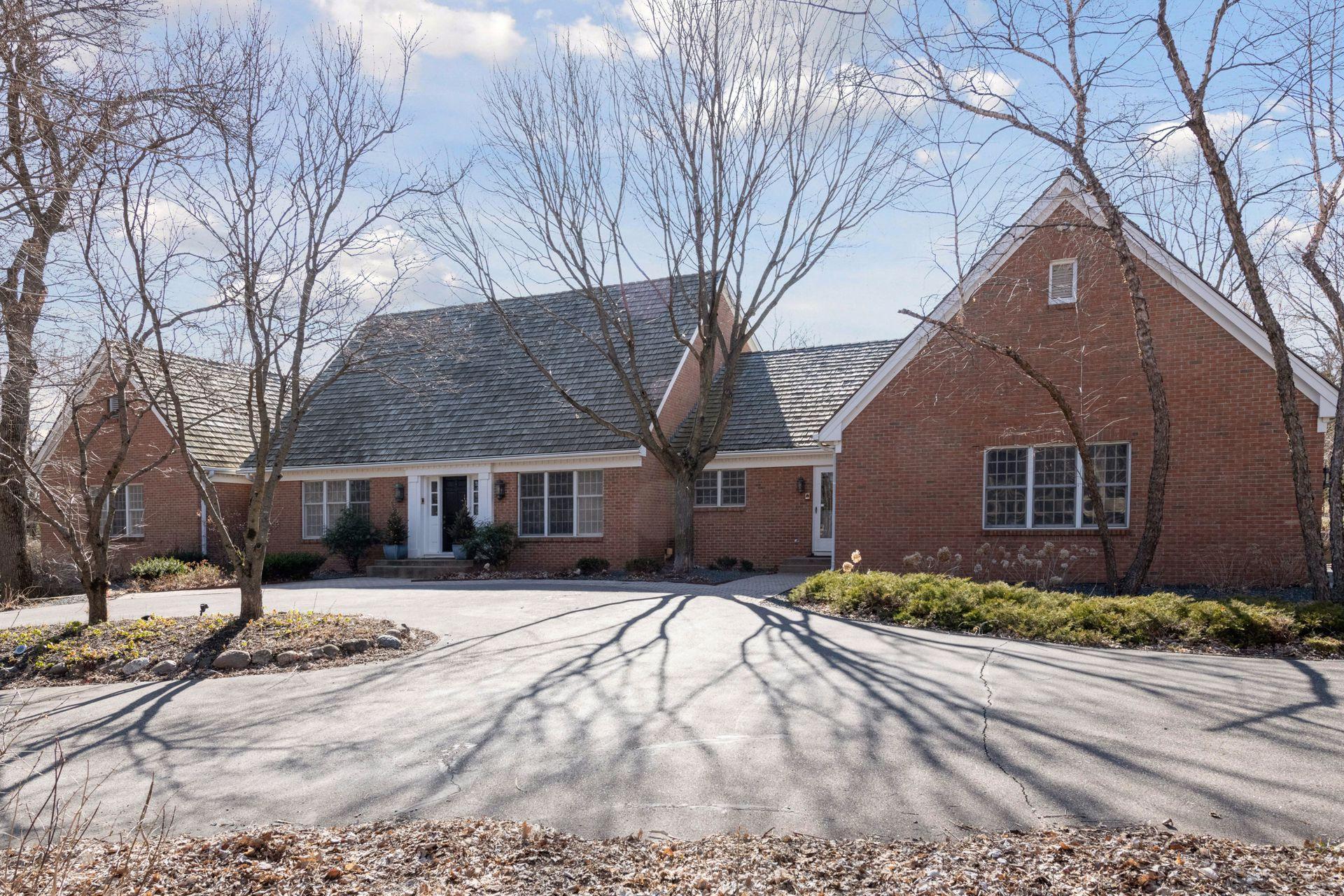 425  Ferndale Road N, Wayzata, MN