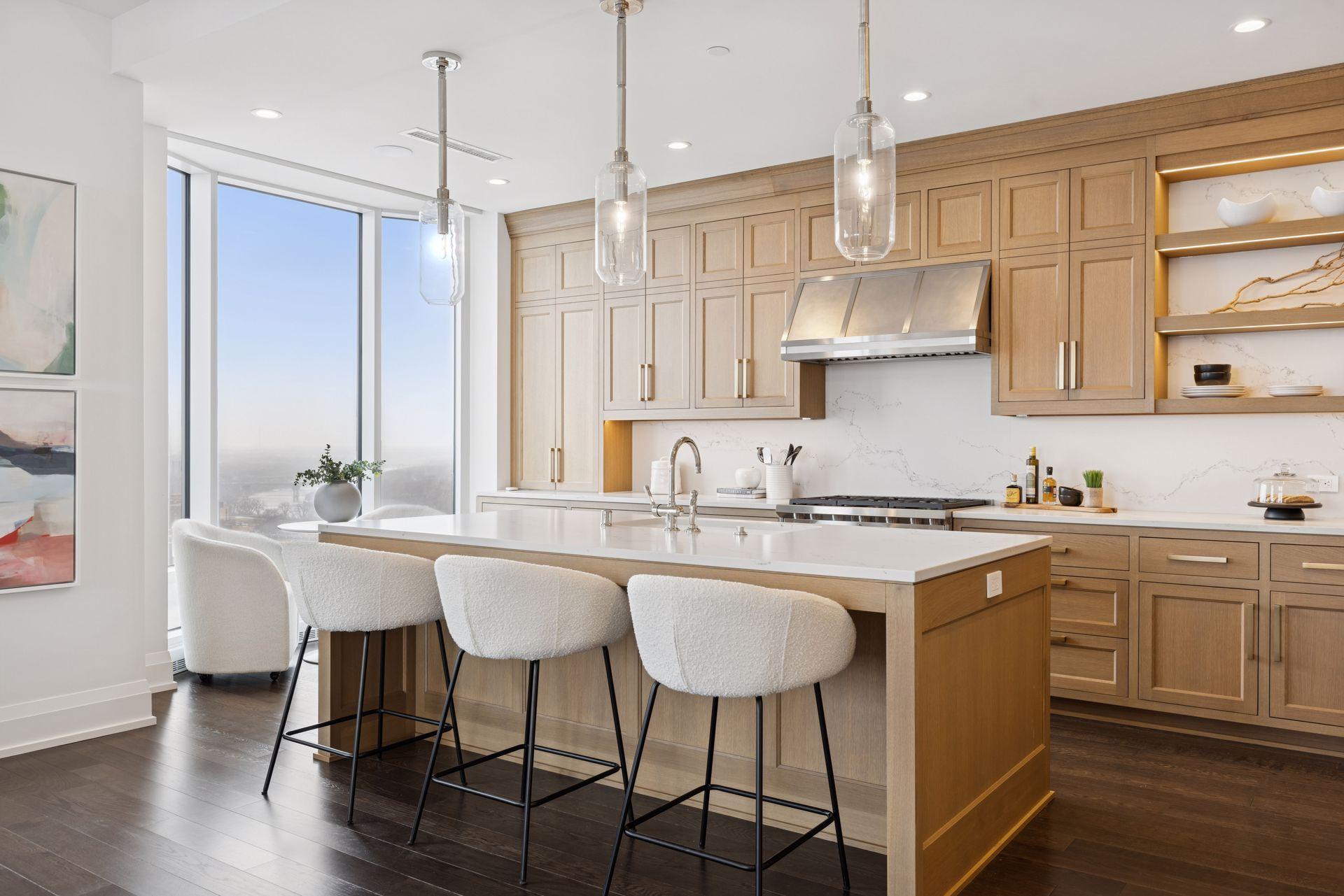 1111 W River Parkway, Minneapolis, MN