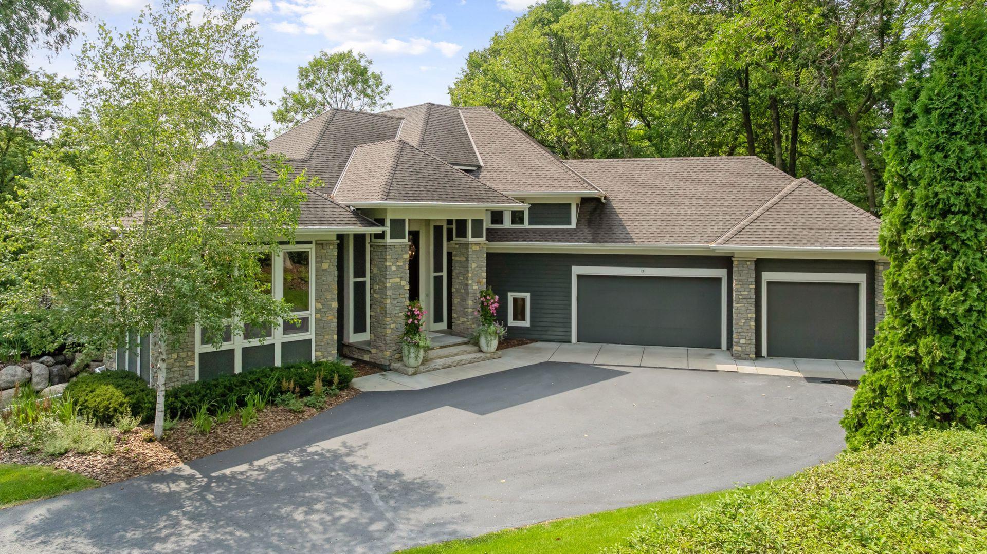 15  Queensland Lane N, Plymouth, MN