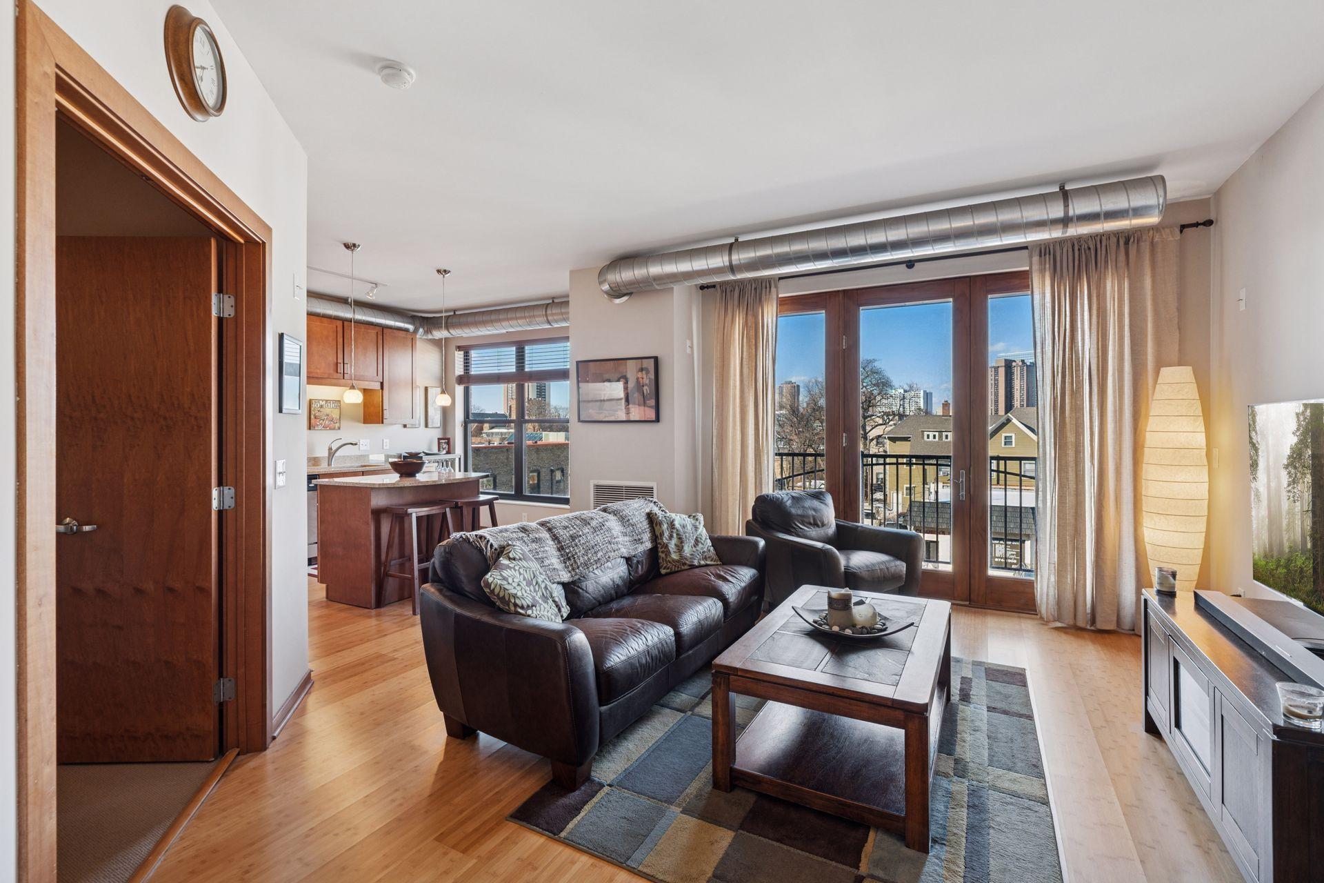 15 E Franklin Avenue, Minneapolis, MN