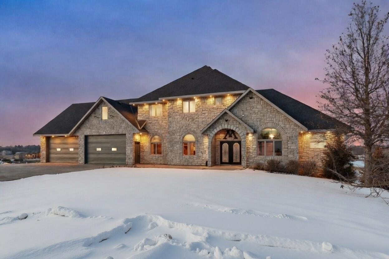 20951  Prairie Hills Lane, Prior Lake, MN