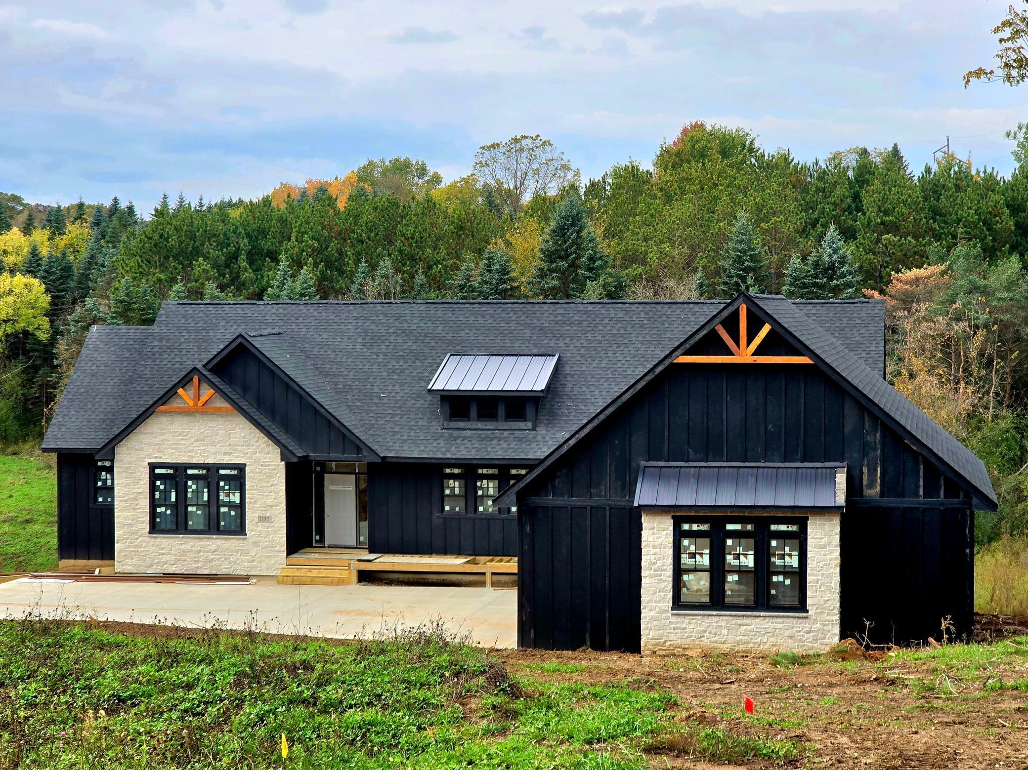 1198  60th St, Hudson, WI