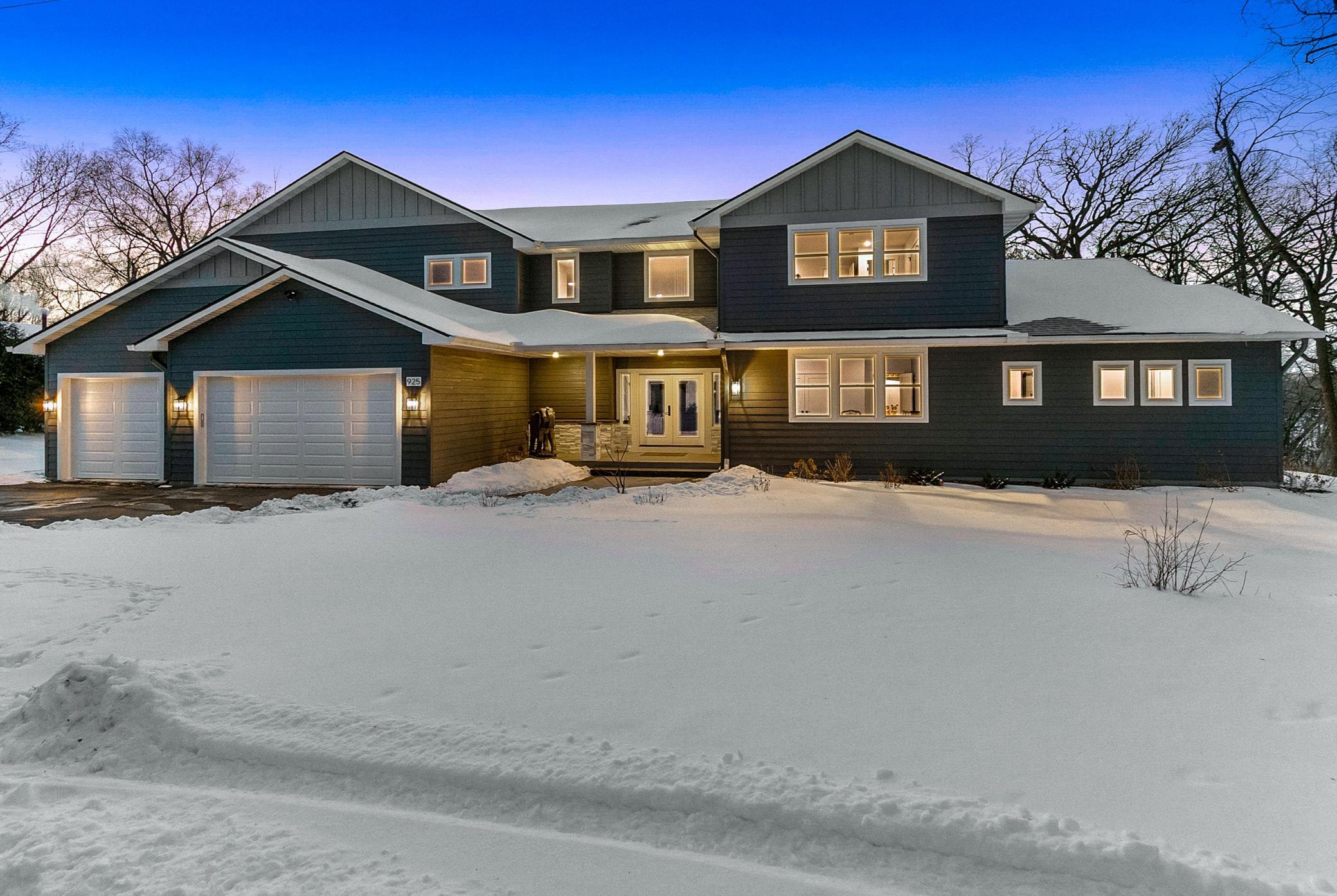 925  Minnesota Lane N, Plymouth, MN
