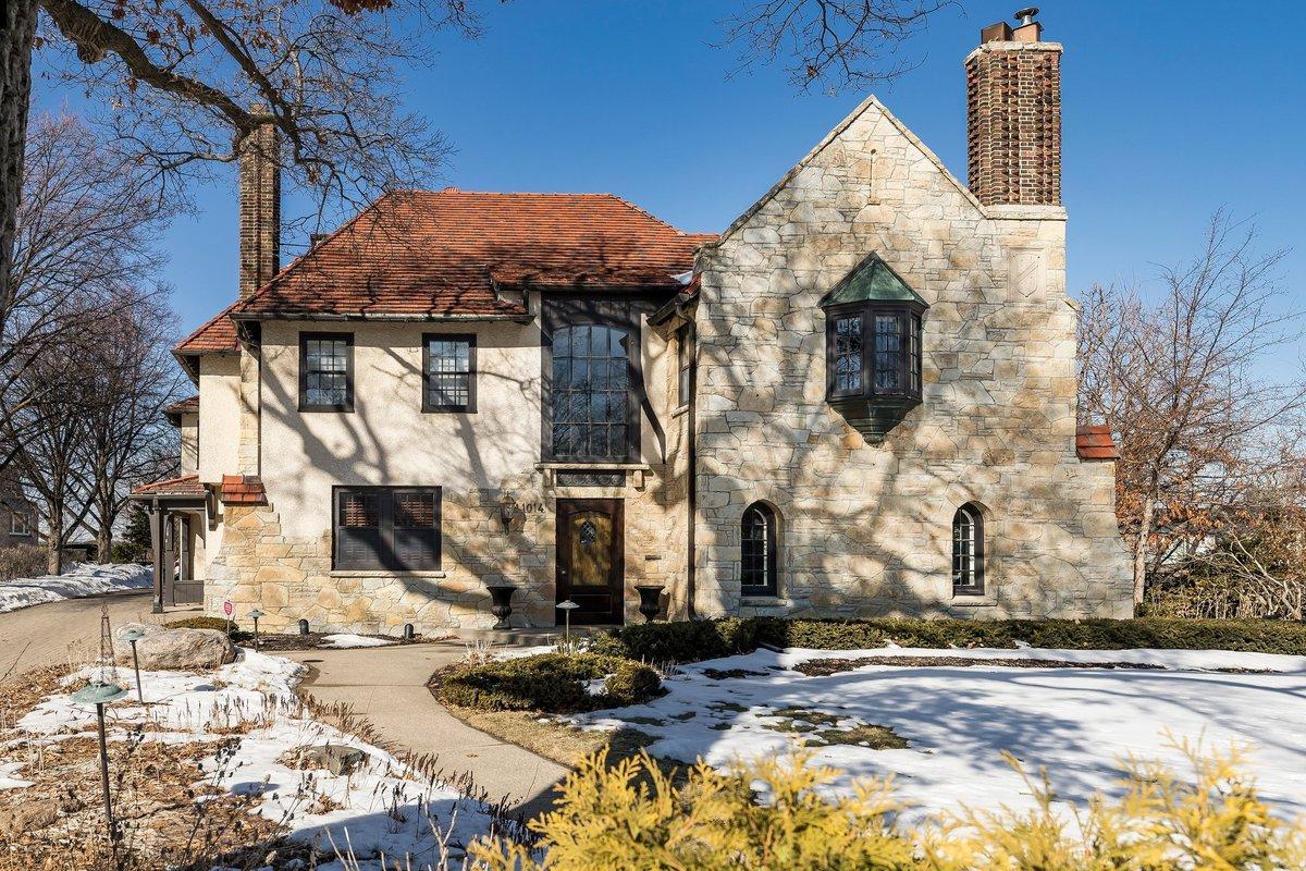 1014  Mount Curve Avenue, Minneapolis, MN