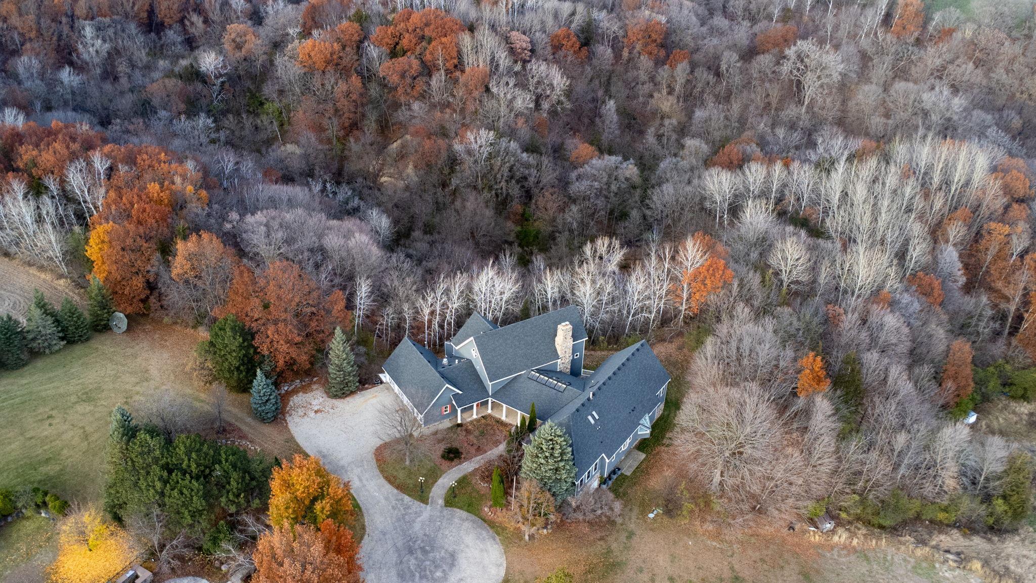 1560  Bluff Creek Drive, Chaska, MN