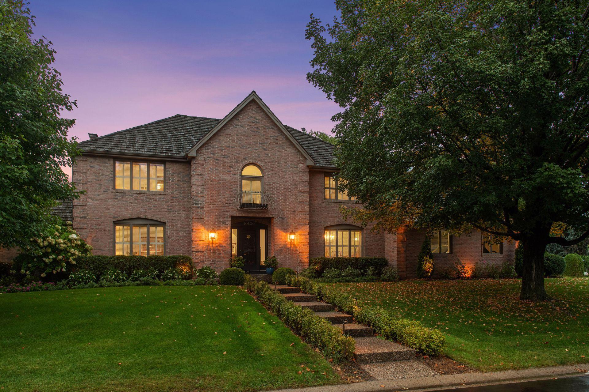 10500  Niblick Lane, Eden Prairie, MN