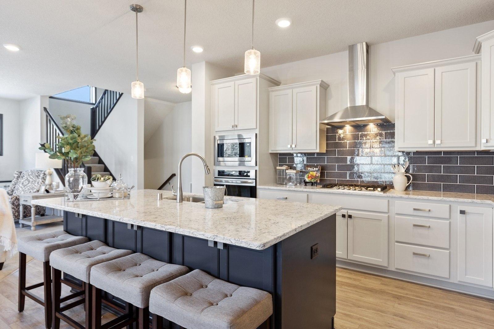 20081  Globe Drive, Lakeville, MN