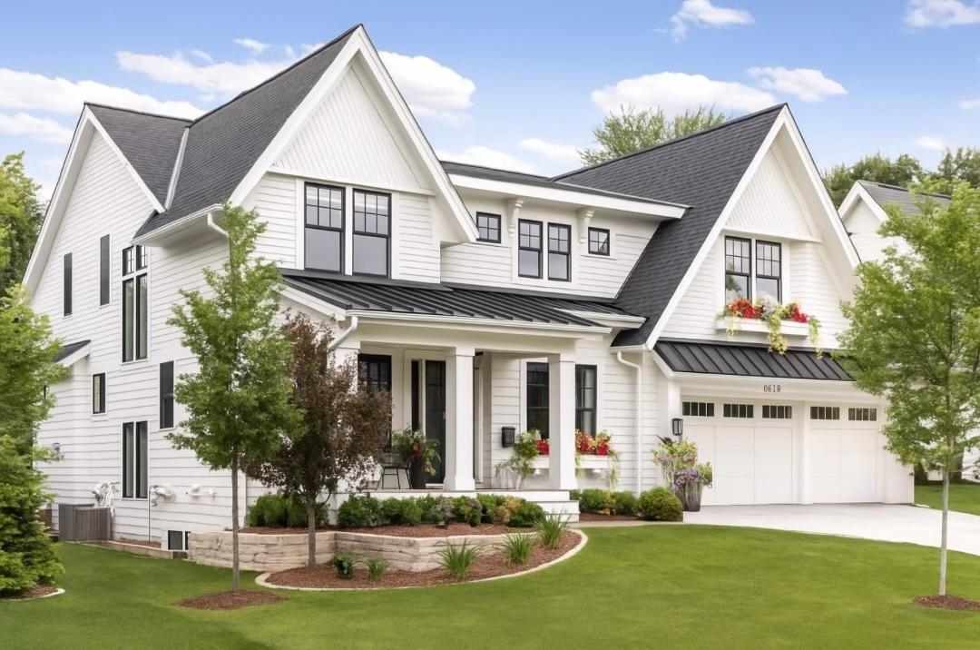 601  Fox Hill Drive, Chanhassen, MN