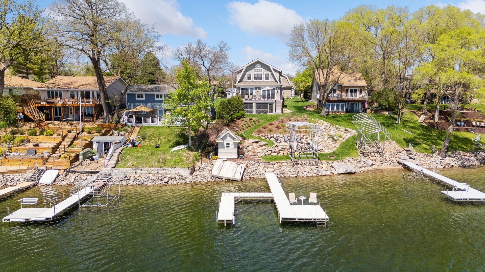 5485  Shore Trail NE, Prior Lake, MN