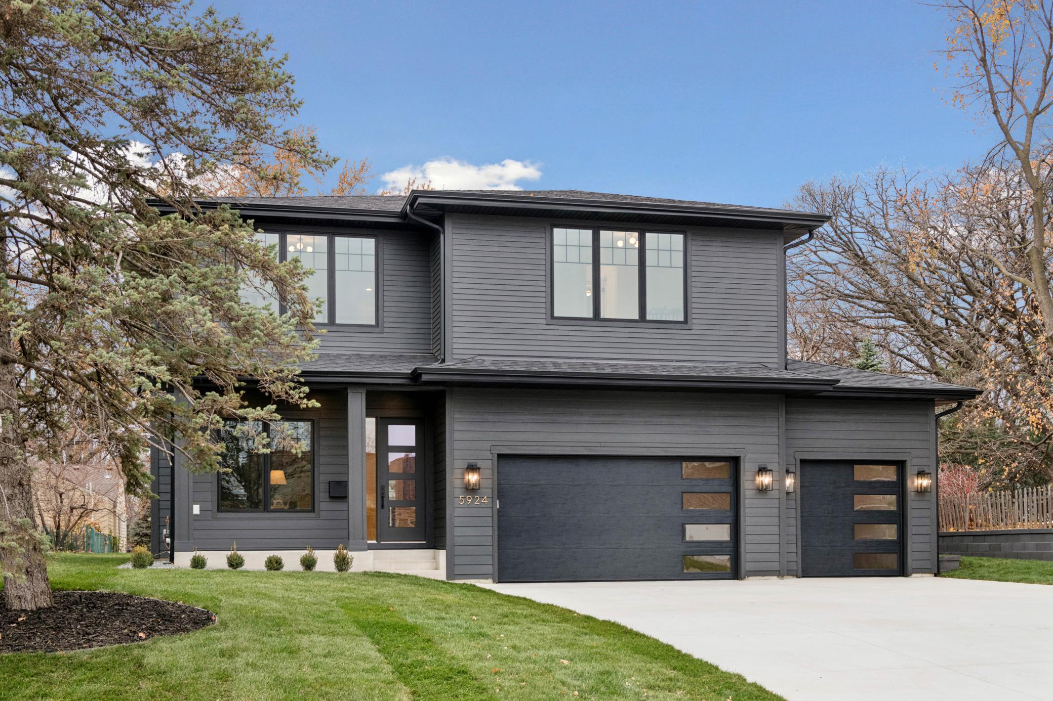 5805  Kellogg Avenue, Edina, MN