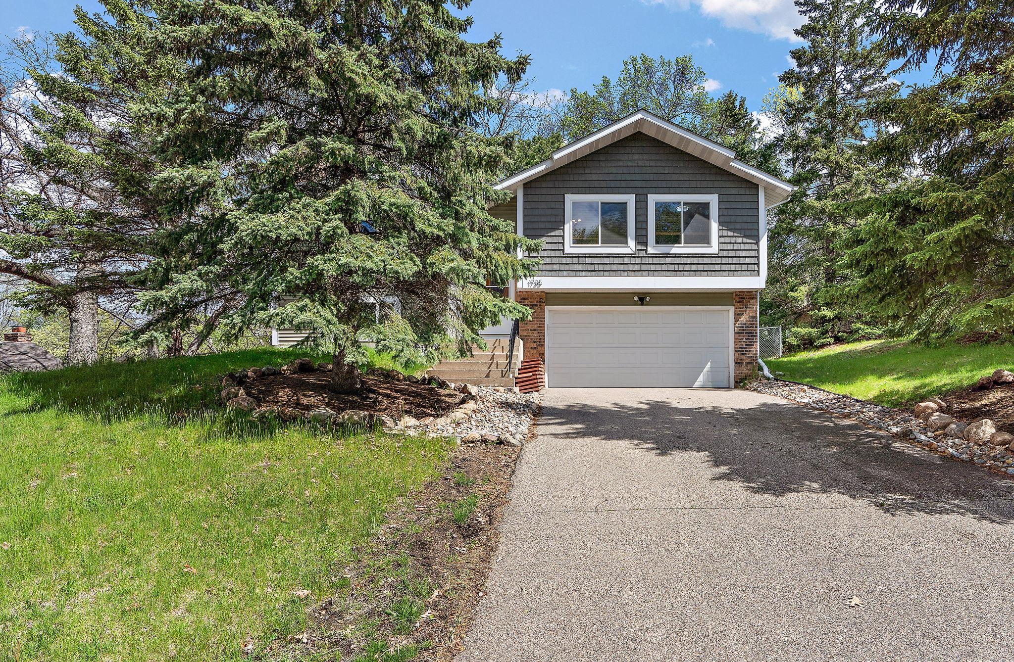 1735  Walnut Lane, Eagan, MN