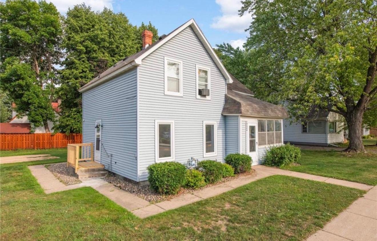 20660  Holyoke Avenue, Lakeville, MN