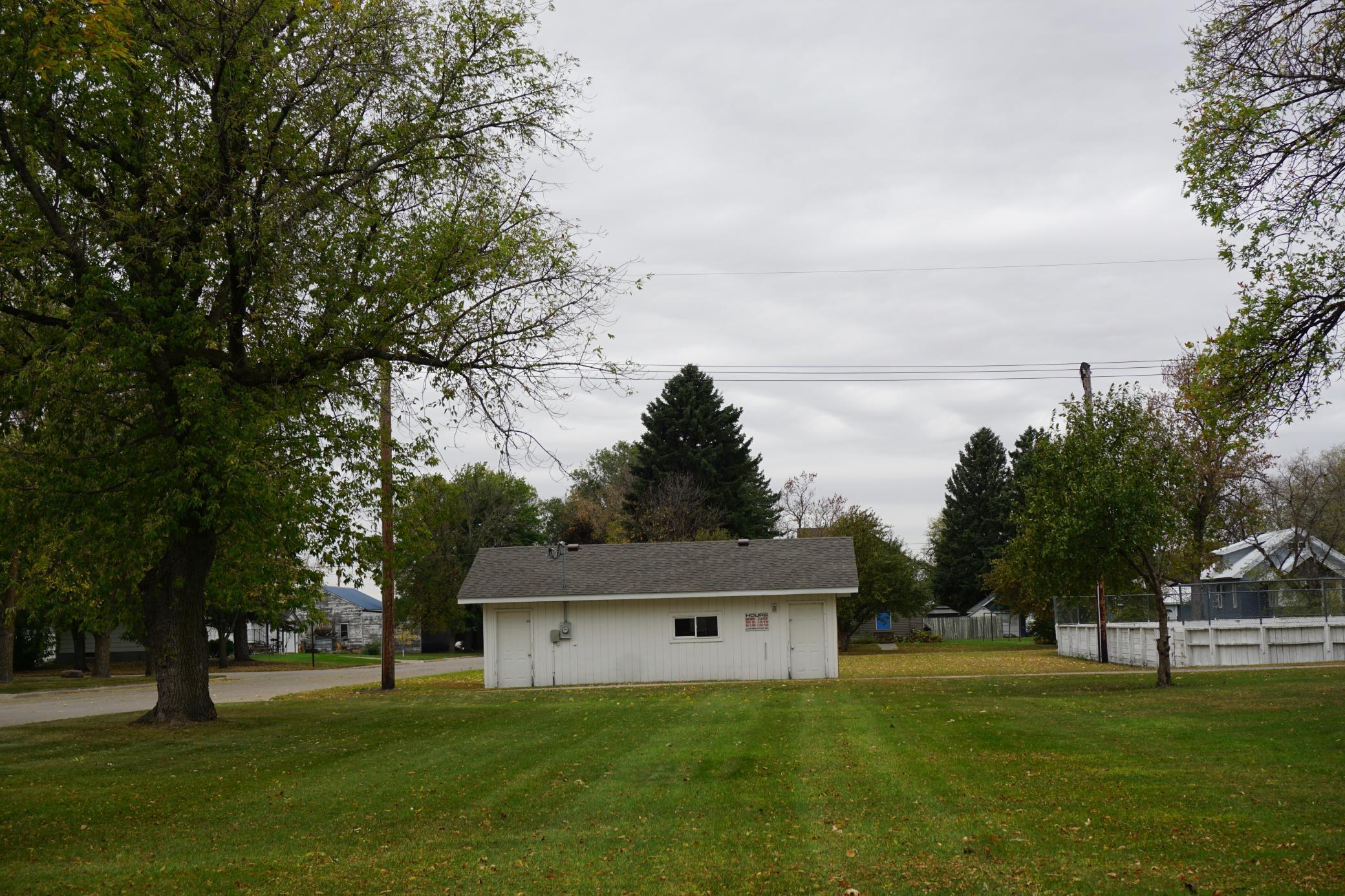 615  4th  SE, Barnesville, MN