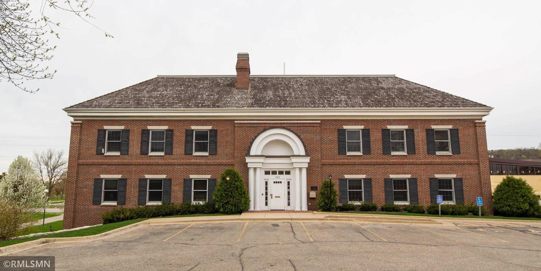 140  Elton Hills Lane NW, Rochester, MN